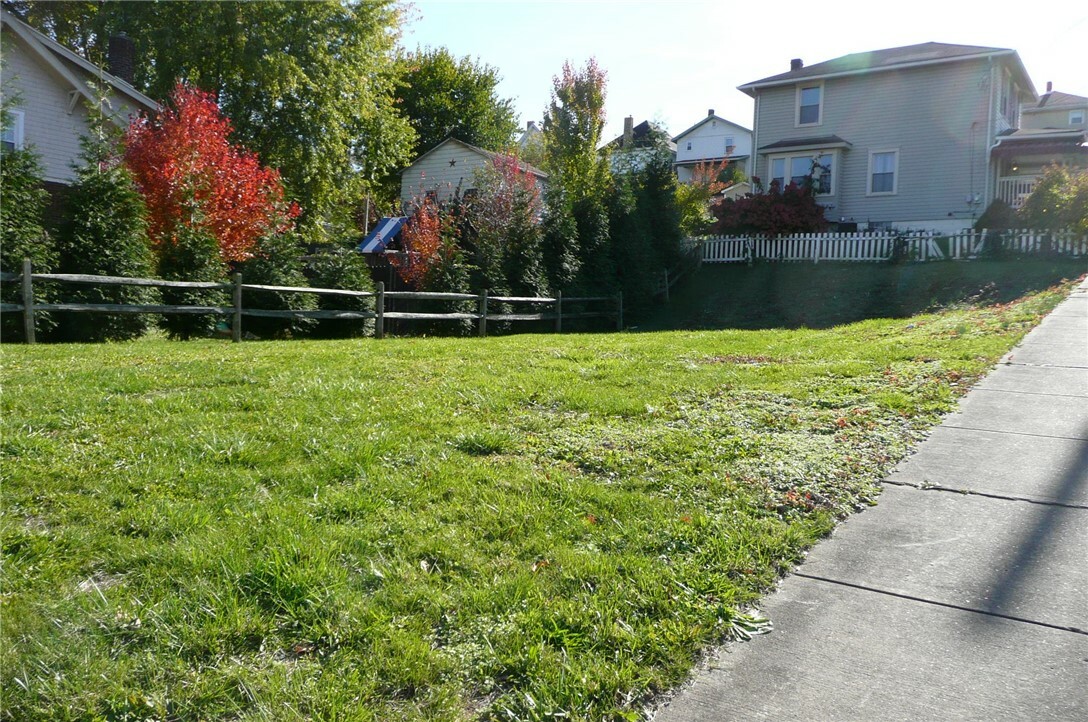 Property Photo:  800 5th Ave  PA 15108 