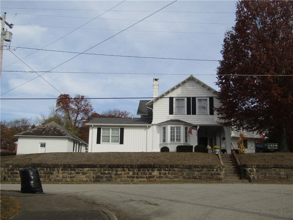 Property Photo:  715 Isabella Rd  PA 15425 