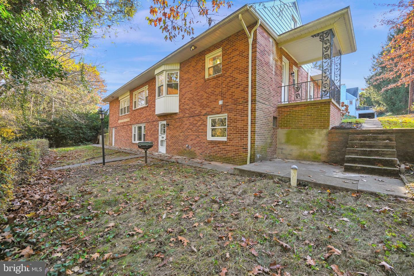 Property Photo:  1523 Old Farm Lane  PA 17403 