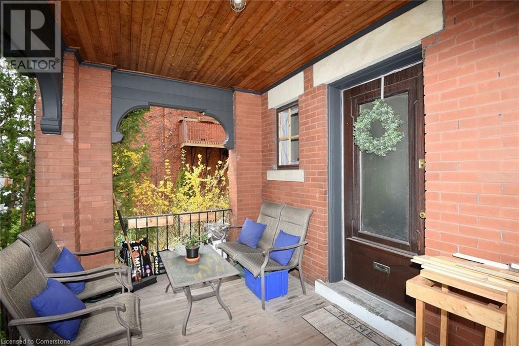 Photo de la propriété:  156 Robinson Street  ON L8P 1Z5 