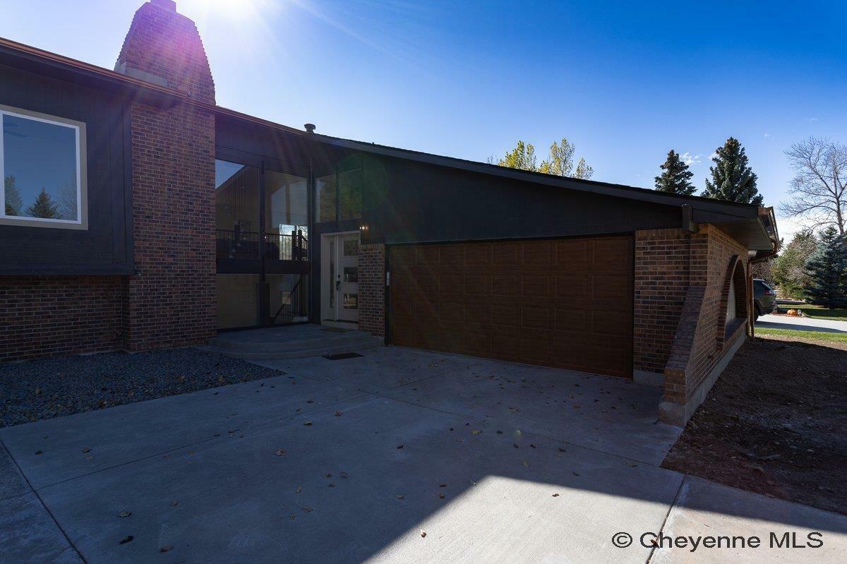 Property Photo:  5165 Hoy Rd  WY 82009 