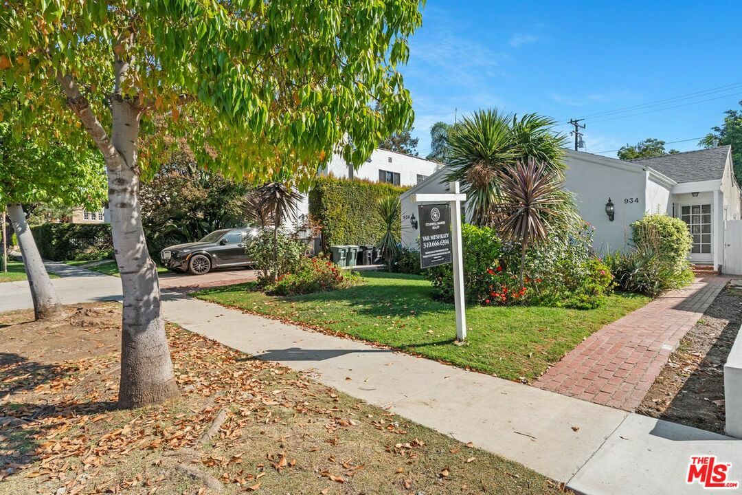 Property Photo:  934  N La Jolla Ave  CA 90046 