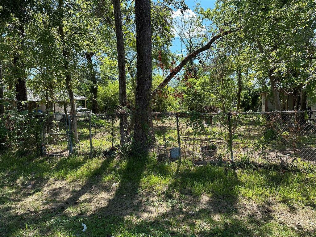 Property Photo:  5526 Hartwick Road  TX 77016 