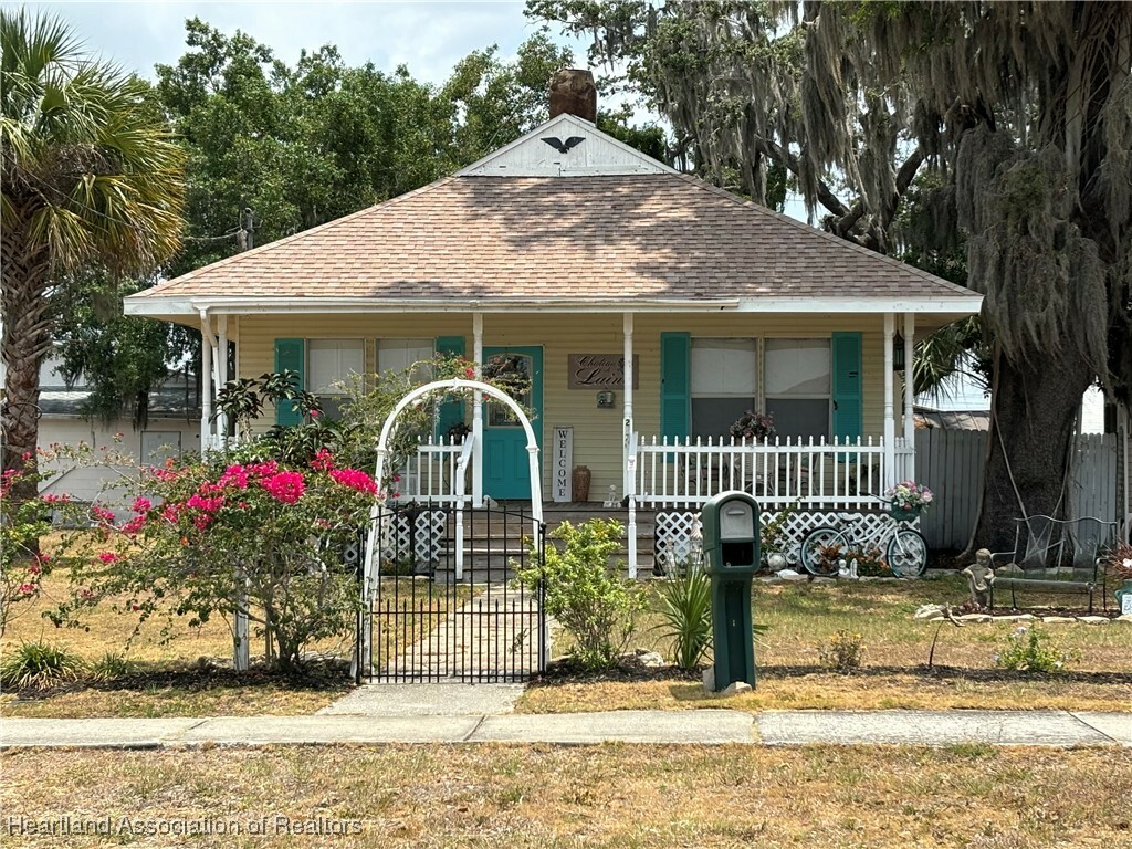 Property Photo:  2274 Lakeview Drive  FL 33870 