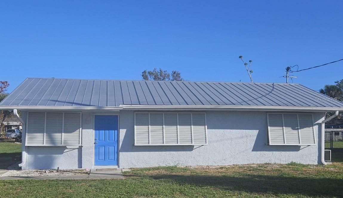 Property Photo:  360 W Fray Street  FL 34223 