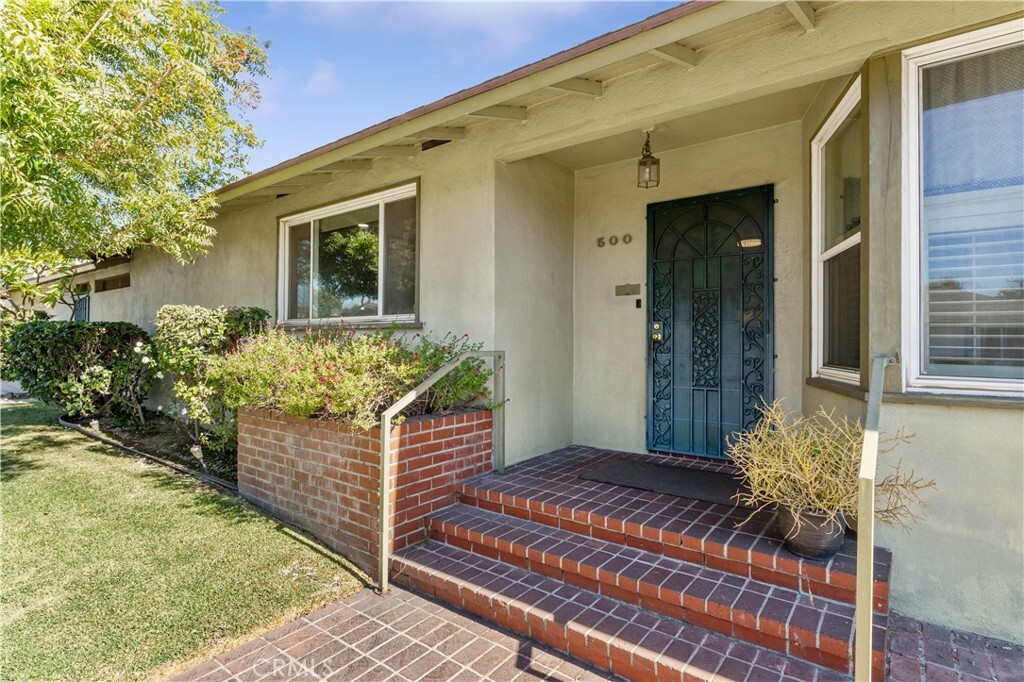 Property Photo: 500 N San Marino Avenue CA 91775