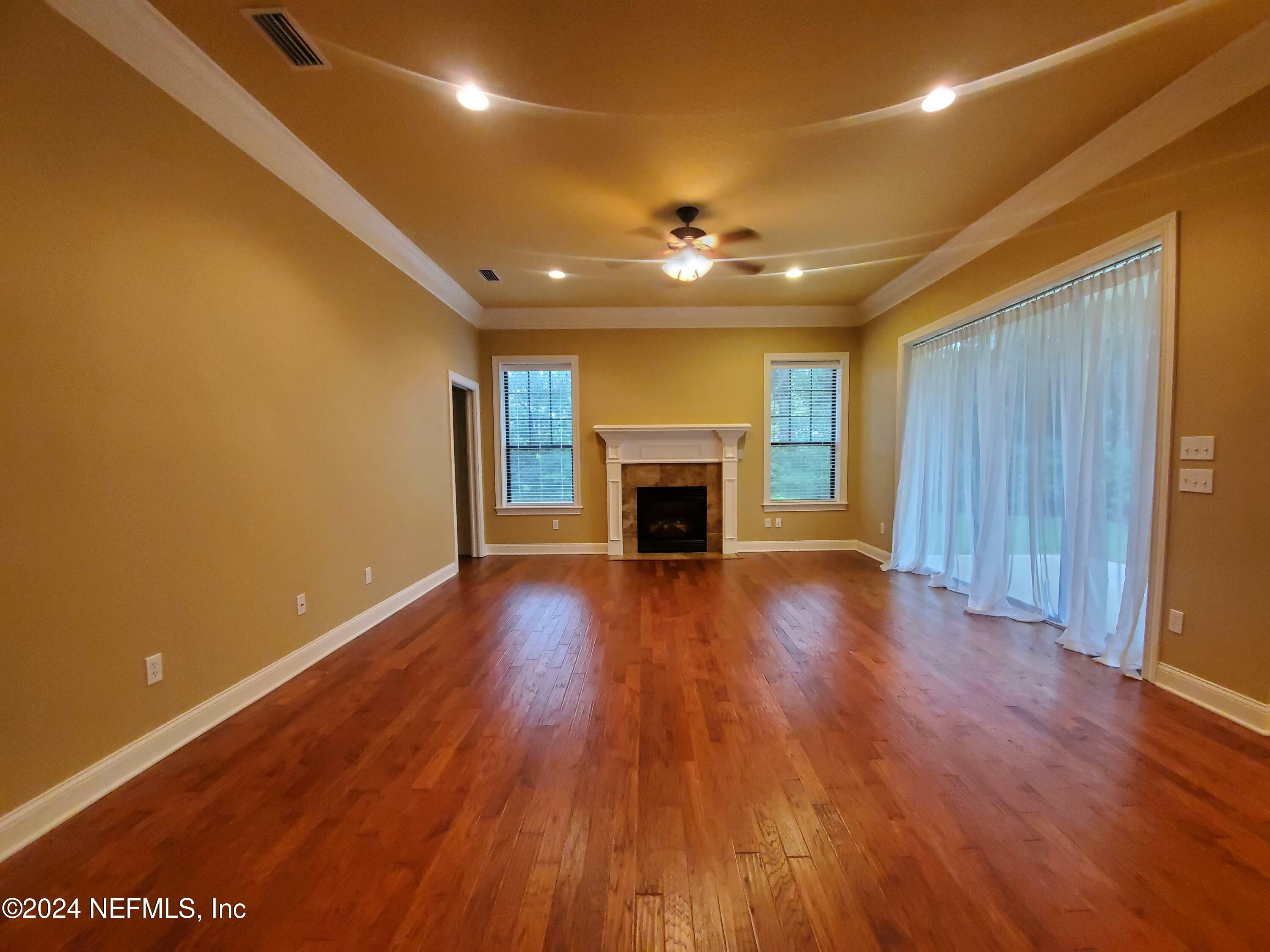 Property Photo:  5105 Foliage Way  FL 32092 