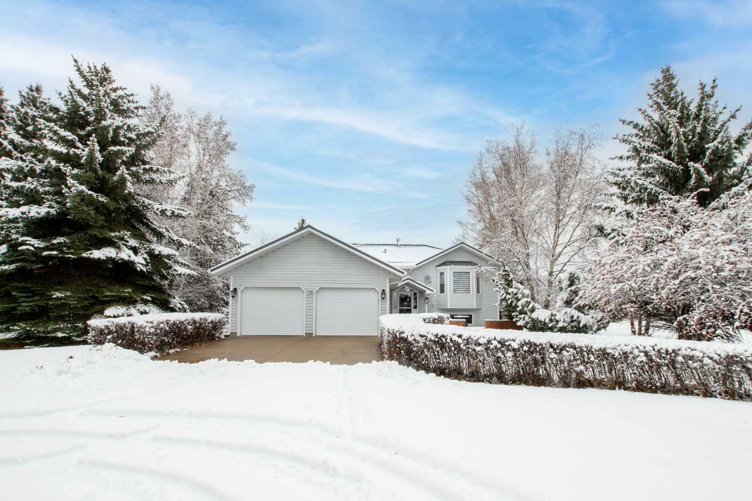 Property Photo:  27110 Township Road 395  AB T0M 0J0 