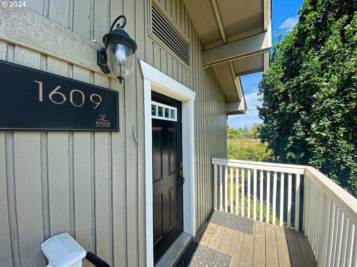 1609 Garfield Pl  Eugene OR 97402 photo
