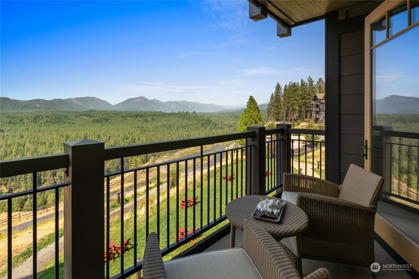 Property Photo:  3600 Suncadia Trail 3043  WA 98922 