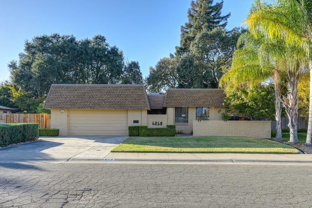 Property Photo:  6850 Arabella Way  CA 95831 