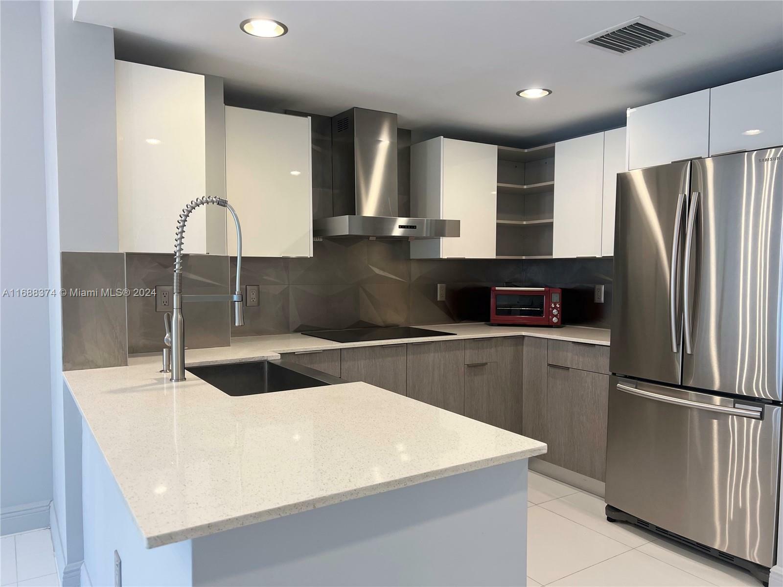 Property Photo:  1250 S Miami Ave 1110  FL 33130 