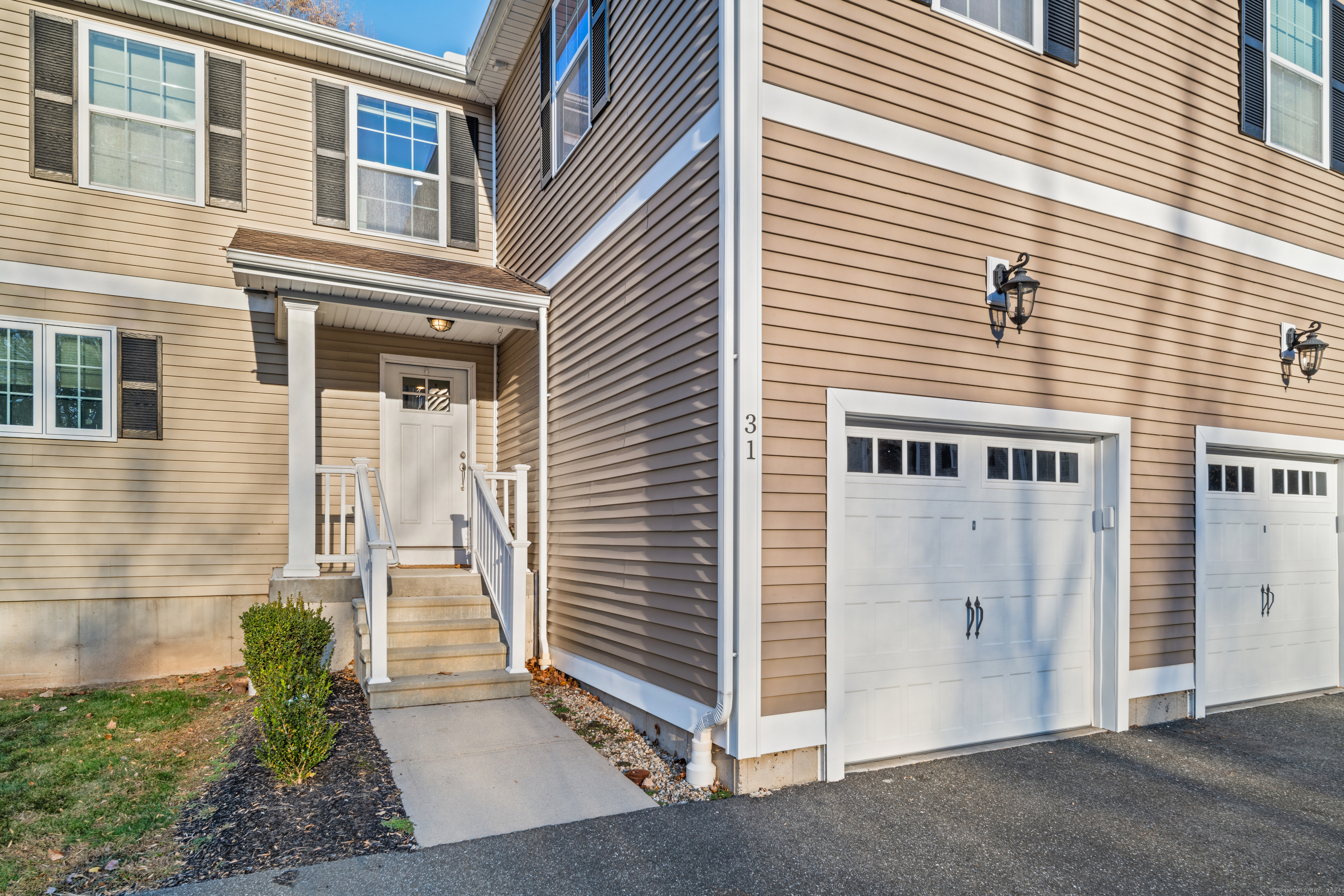 Property Photo:  2118 Meriden Waterbury Turnpike 31  CT 06444 