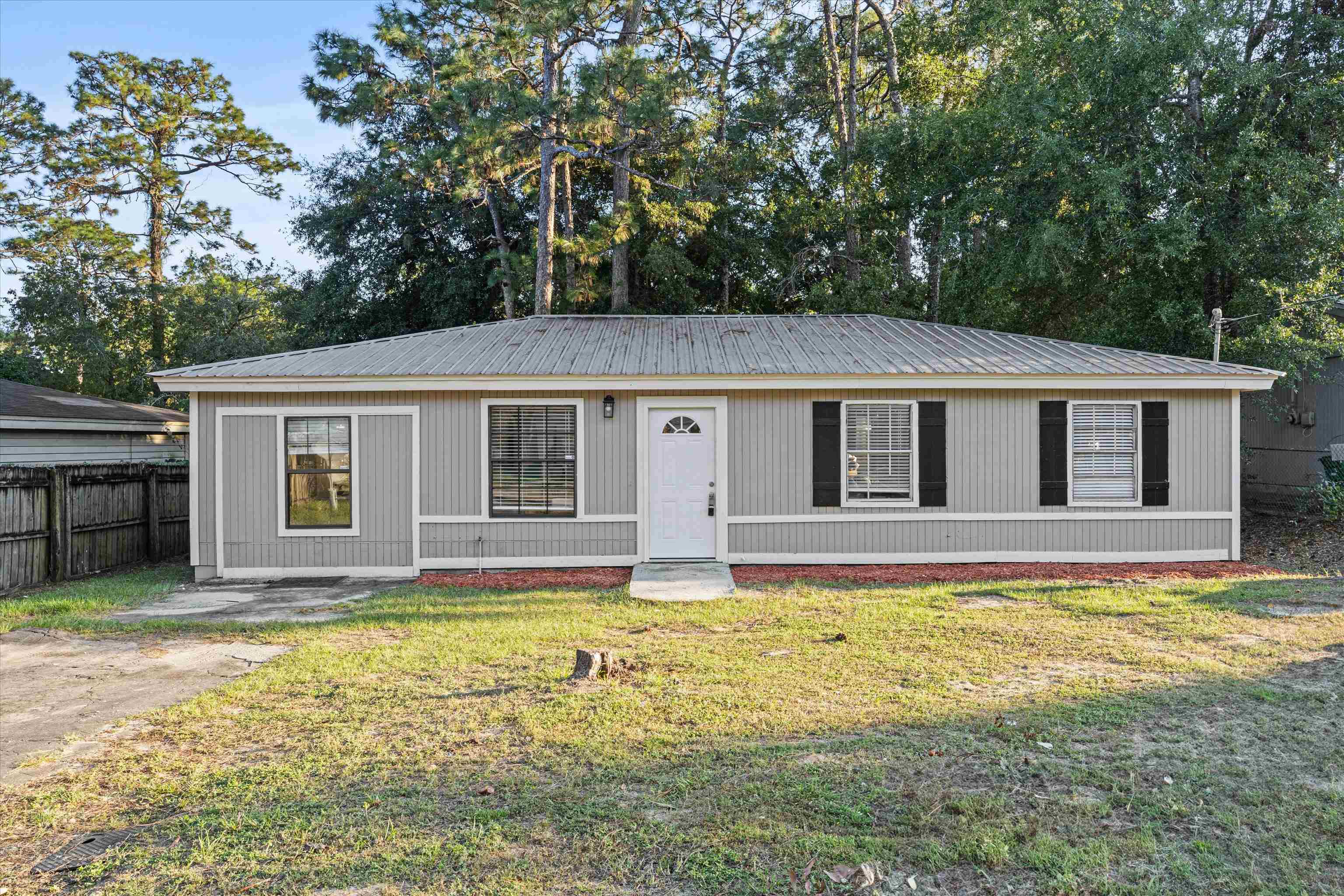 Property Photo: 267 White Oak Drive FL 32305