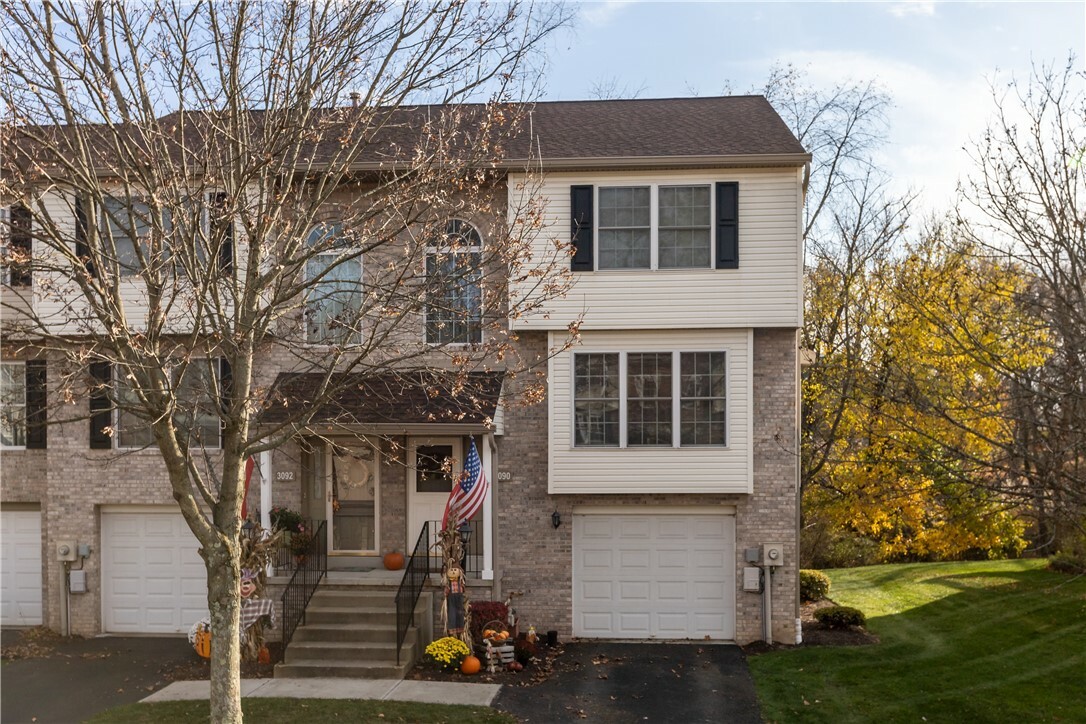 Property Photo:  3090 Meadow Brook Ct  PA 15044 