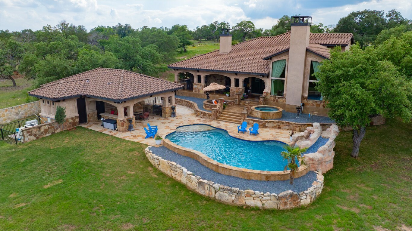 Property Photo: 4609 Boxwood Bend TX 78645
