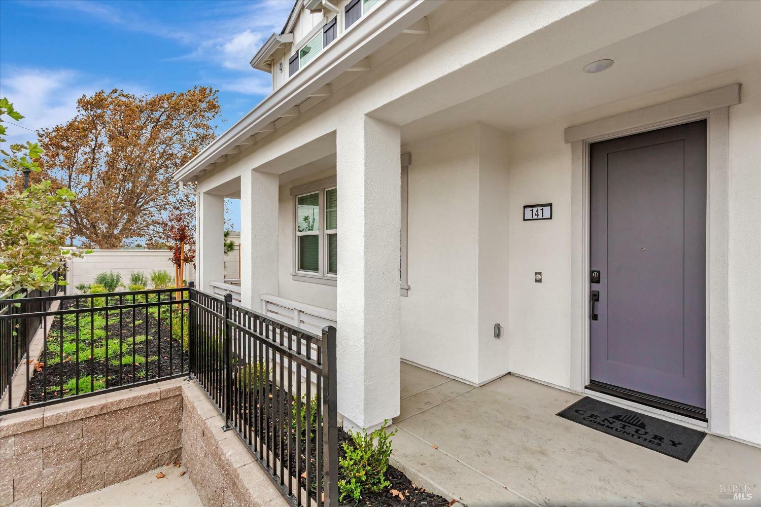 Property Photo:  141 Clownfish Street  CA 94585 