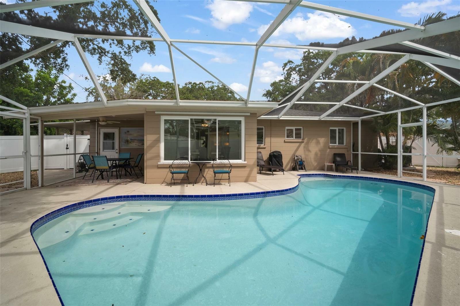 Property Photo:  5287 99th Way N  FL 33708 