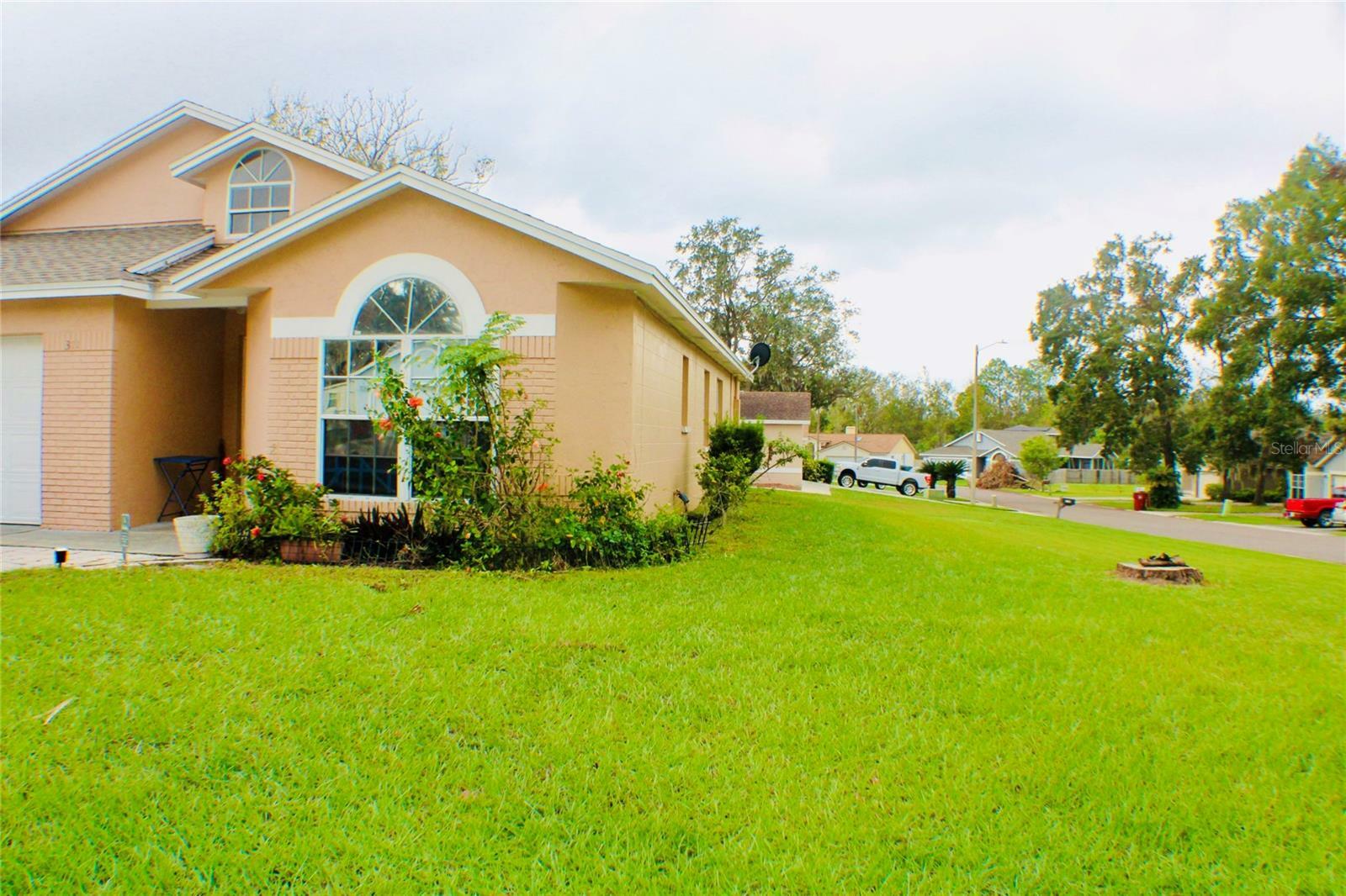 Property Photo:  311 Sugar Creek Drive  FL 33563 