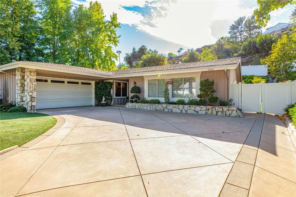 Property Photo:  3316 Crail Way  CA 91206 