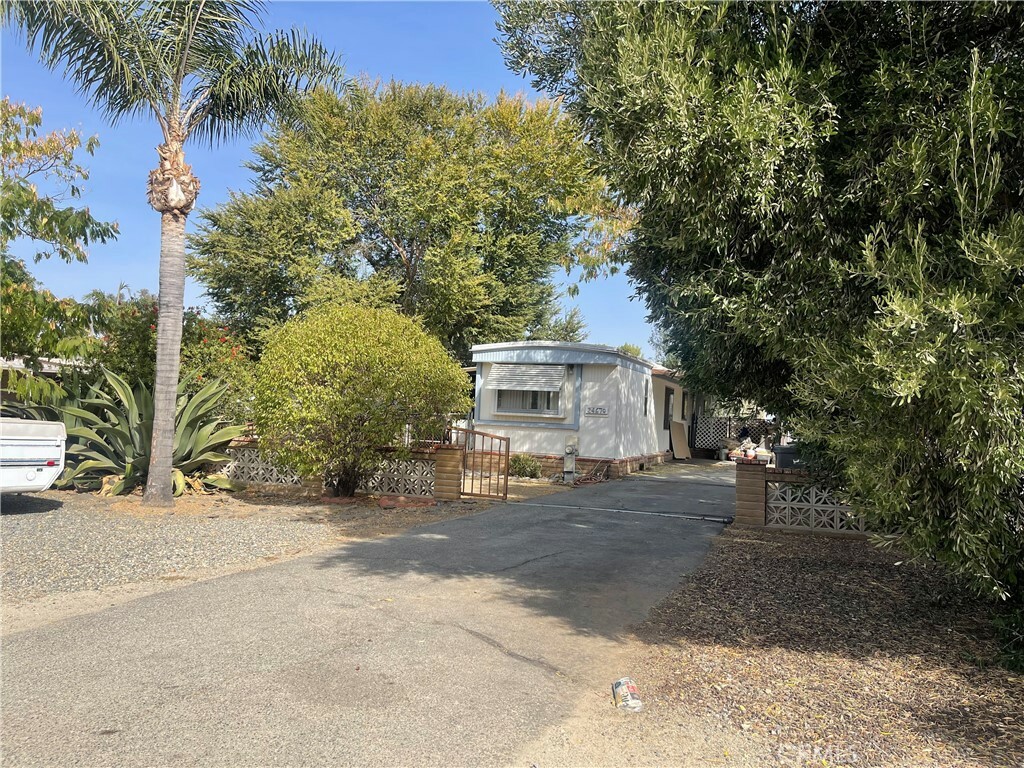 Property Photo:  24670 4th Street  CA 92562 