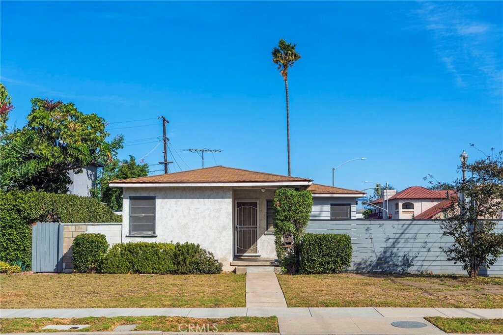 Property Photo:  515 W South Street  CA 92805 