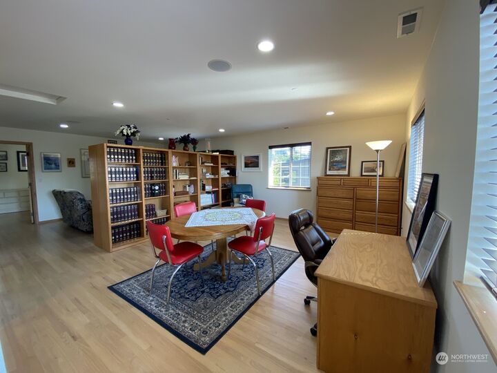 Property Photo: 626 Maple Street B WA 98020