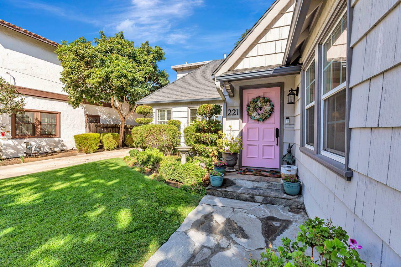 Property Photo:  221 Oak Street  CA 93901 