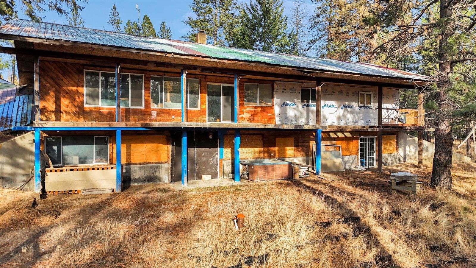 6 bed Newport home for sale: 232 Deer Valley Ln, Newport, WA 99156