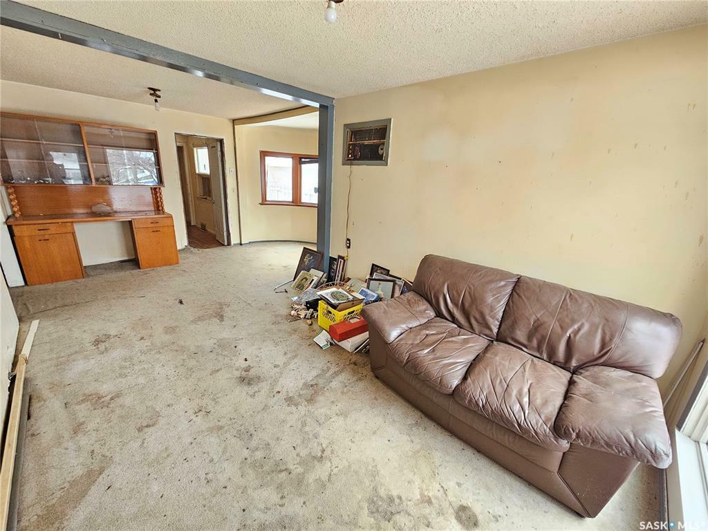 Property Photo:  430 Stadacona Street E  SK S6H 0J8 