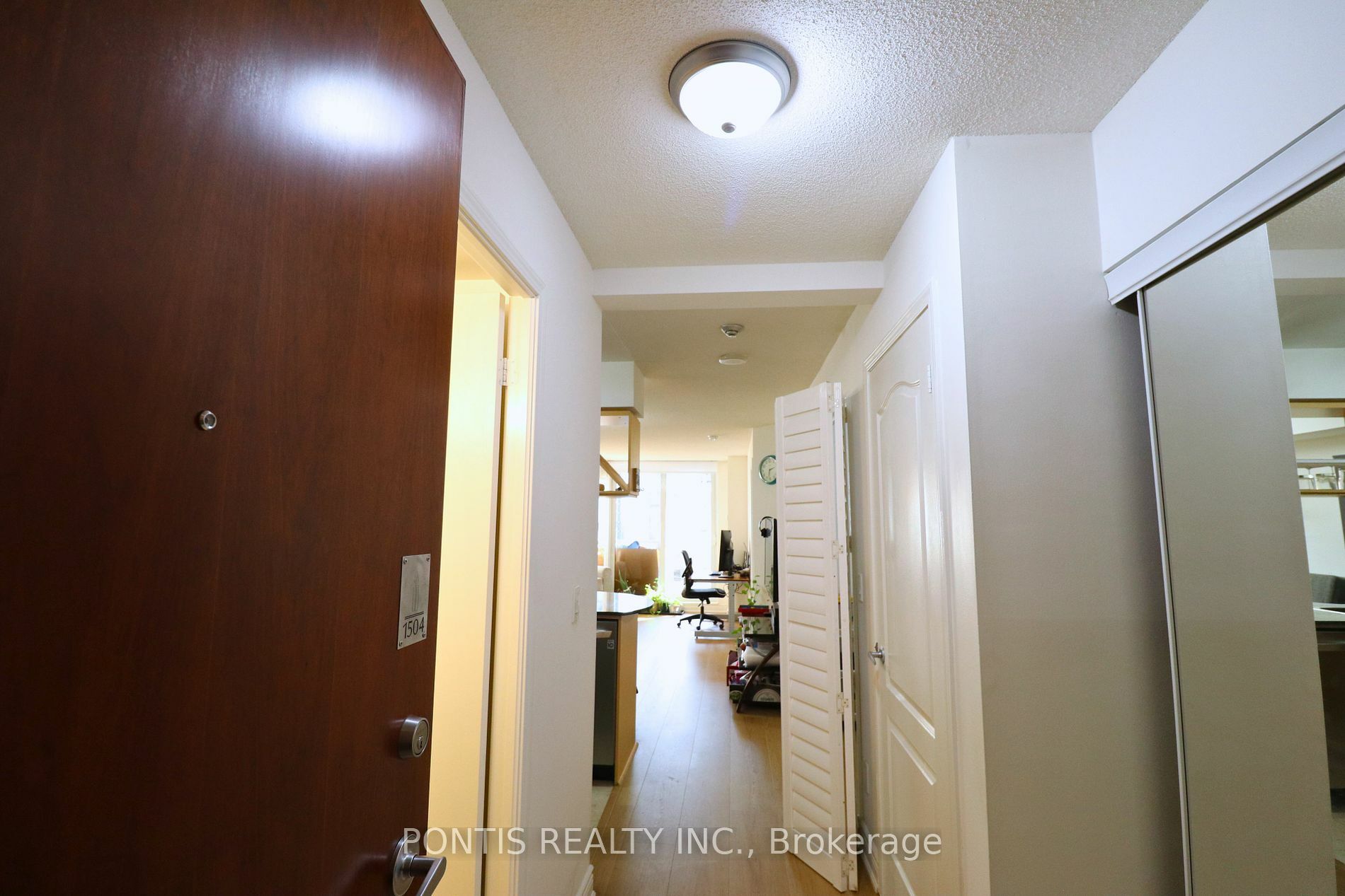 Property Photo:  4090 Living Arts Dr 1504  ON L5B 4M8 