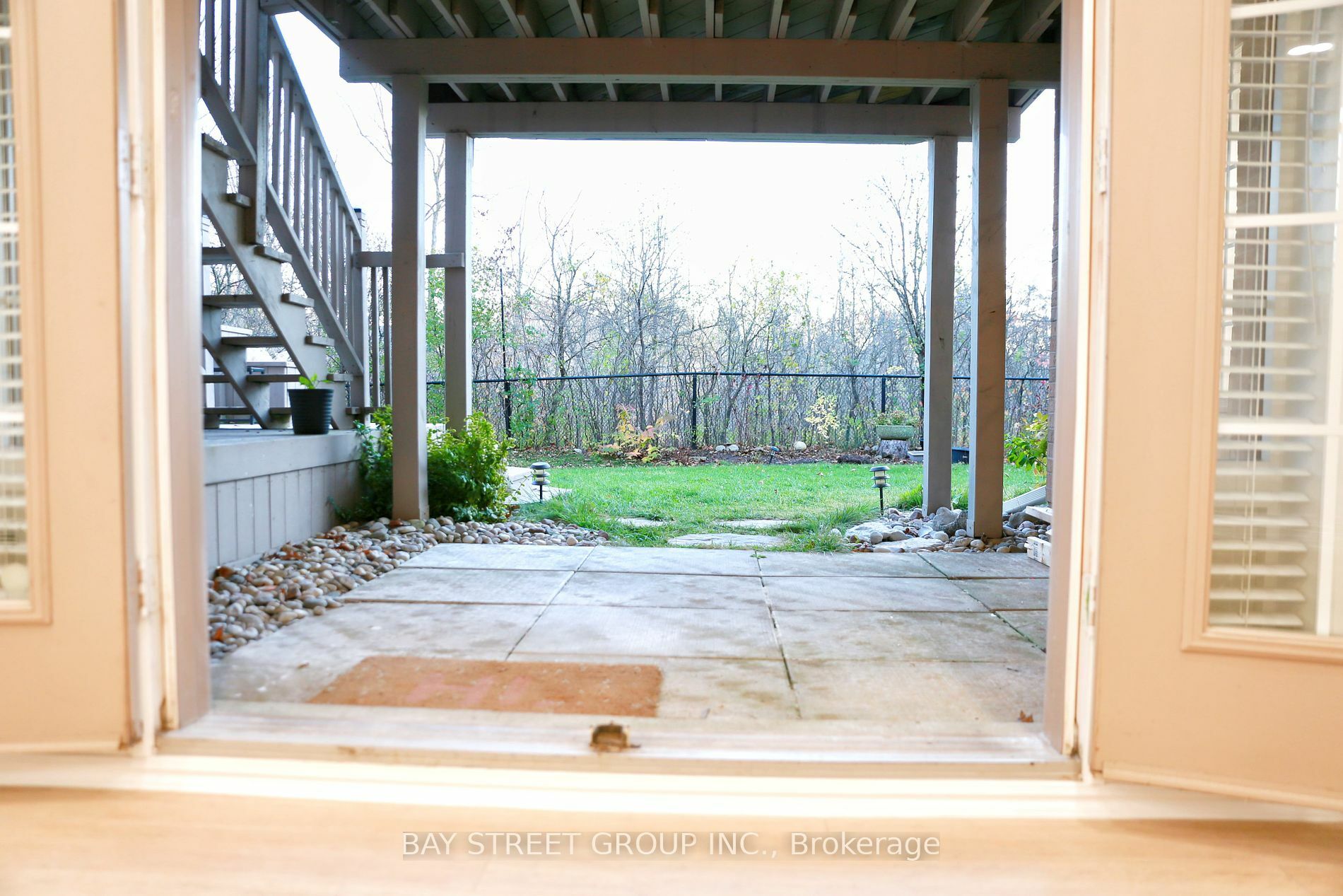 Property Photo:  2404 Valley Forest Way  ON L6H 6W9 