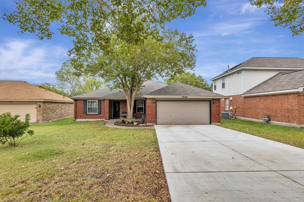 Property Photo:  1909 Stratford Drive  TX 78664 