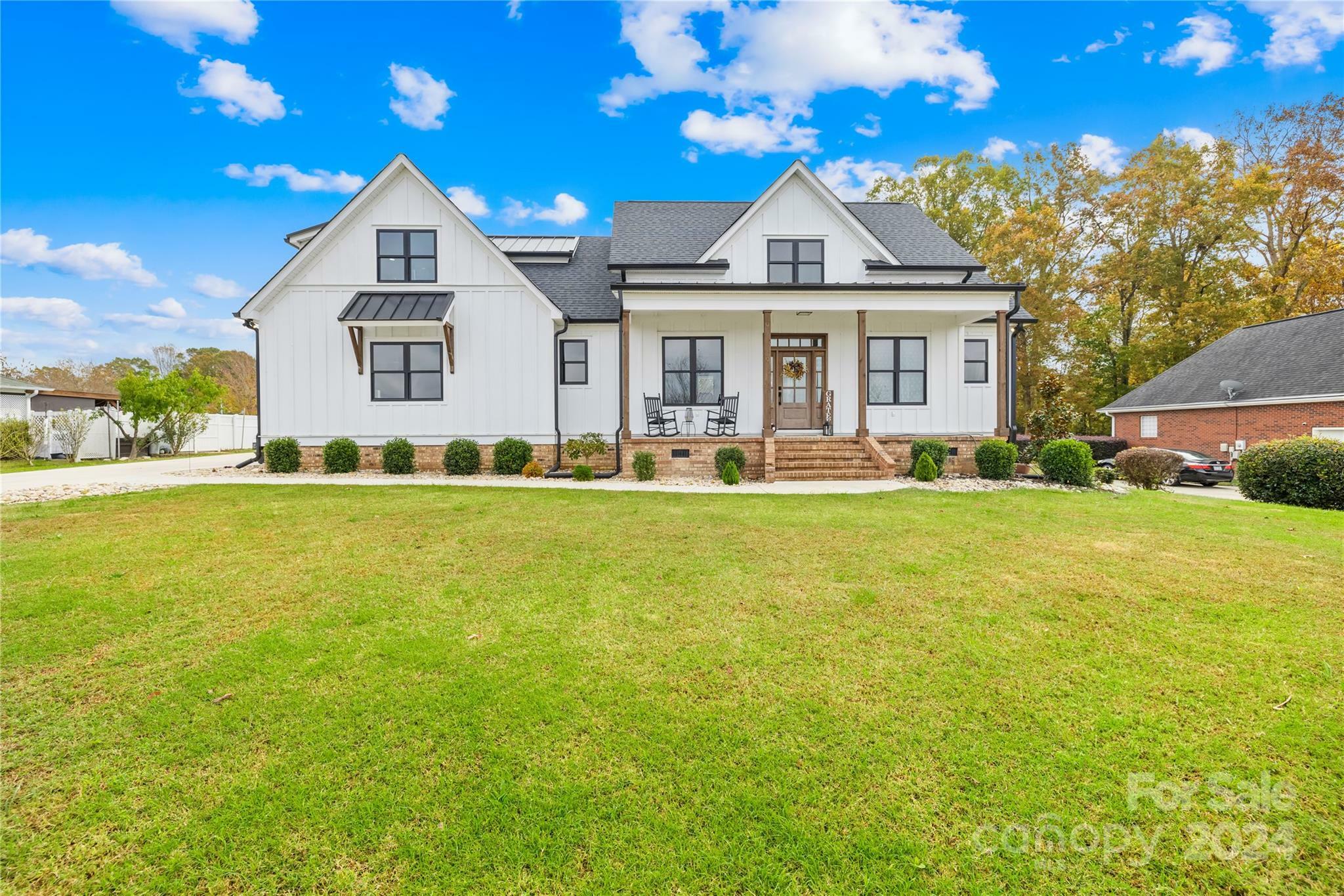 Property Photo: 115 Rosebank Drive NC 28150