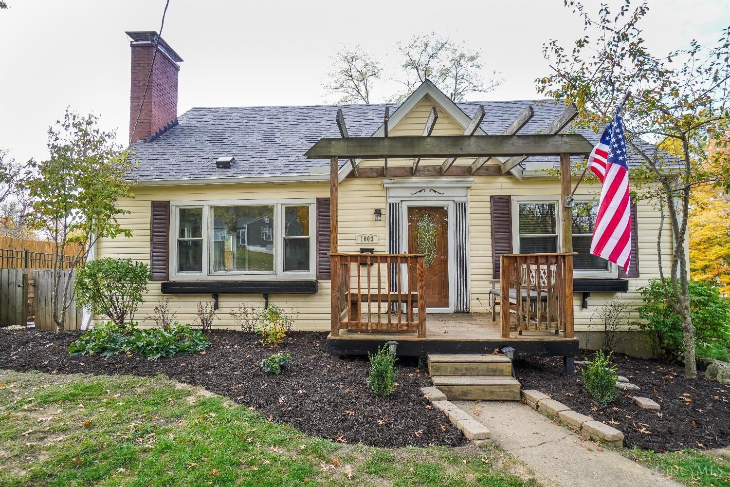 Property Photo: 1003 Maycliffe Place OH 45230