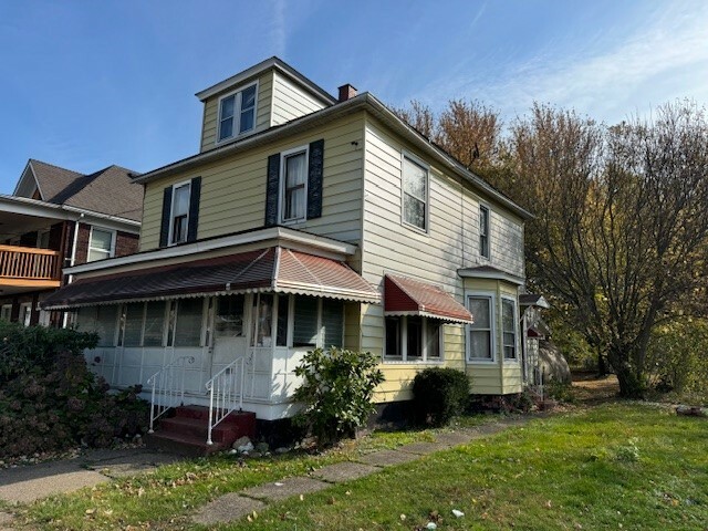 527 E 7th Street  Erie PA 16503 photo