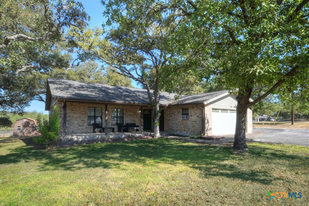 Property Photo:  1401 Timberwood Trail  TX 78132 