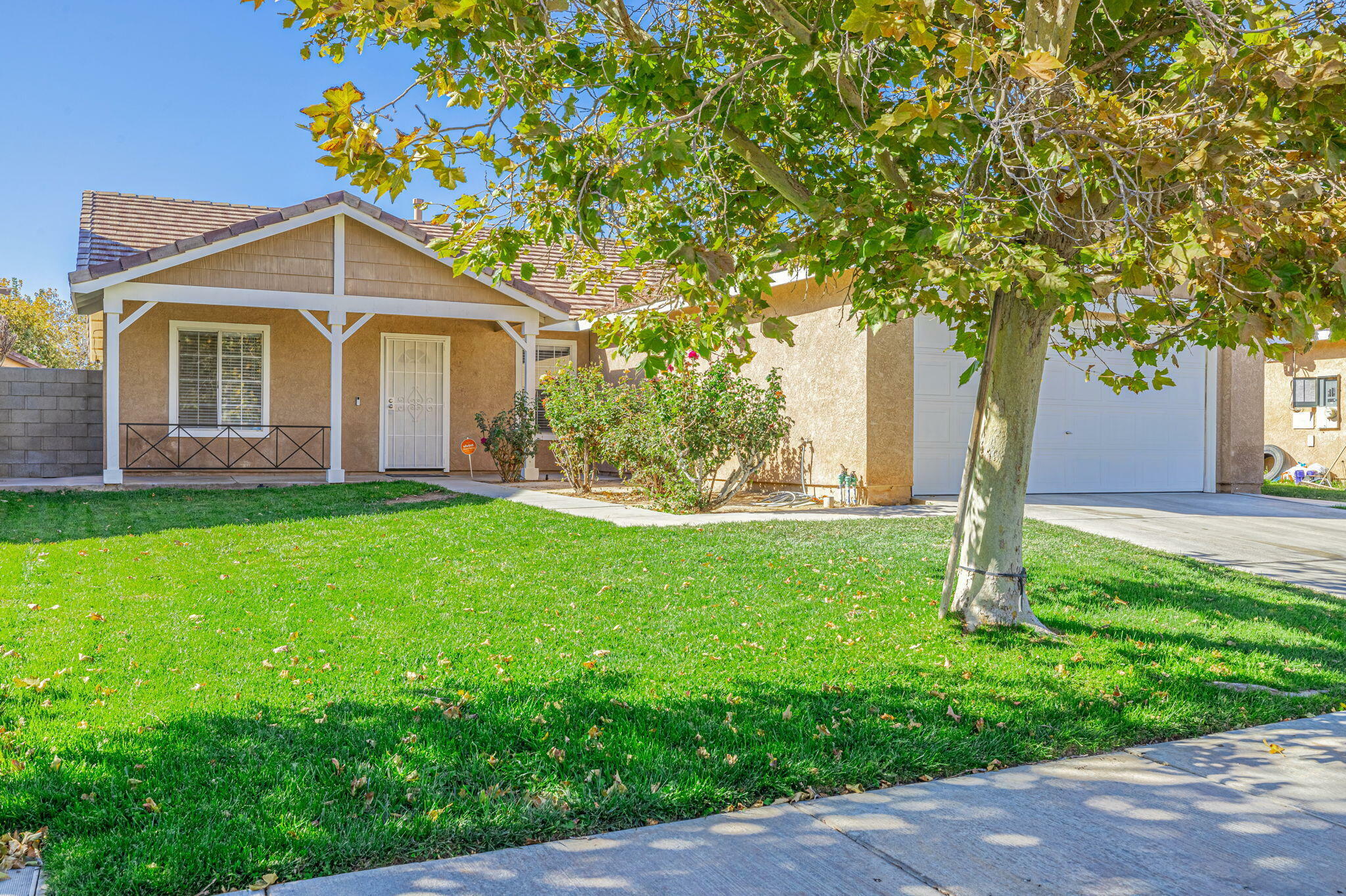 45641 Barham Avenue  Lancaster CA 93534 photo