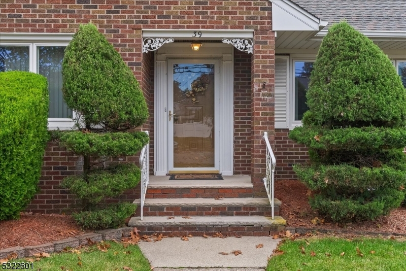 Property Photo:  39 Wester Pl  NJ 07013 