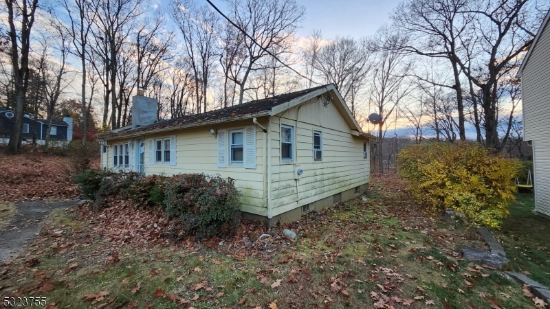 Property Photo:  38 E Shawnee Trl  NJ 07885 