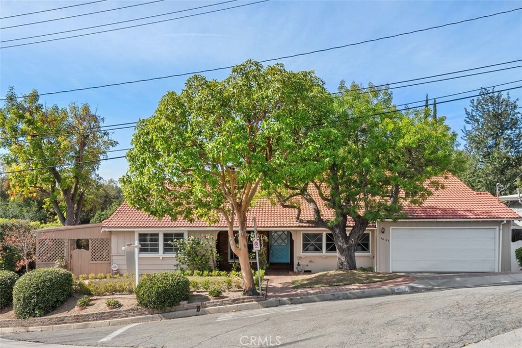 Property Photo:  1005 Brentnal Road  CA 91105 