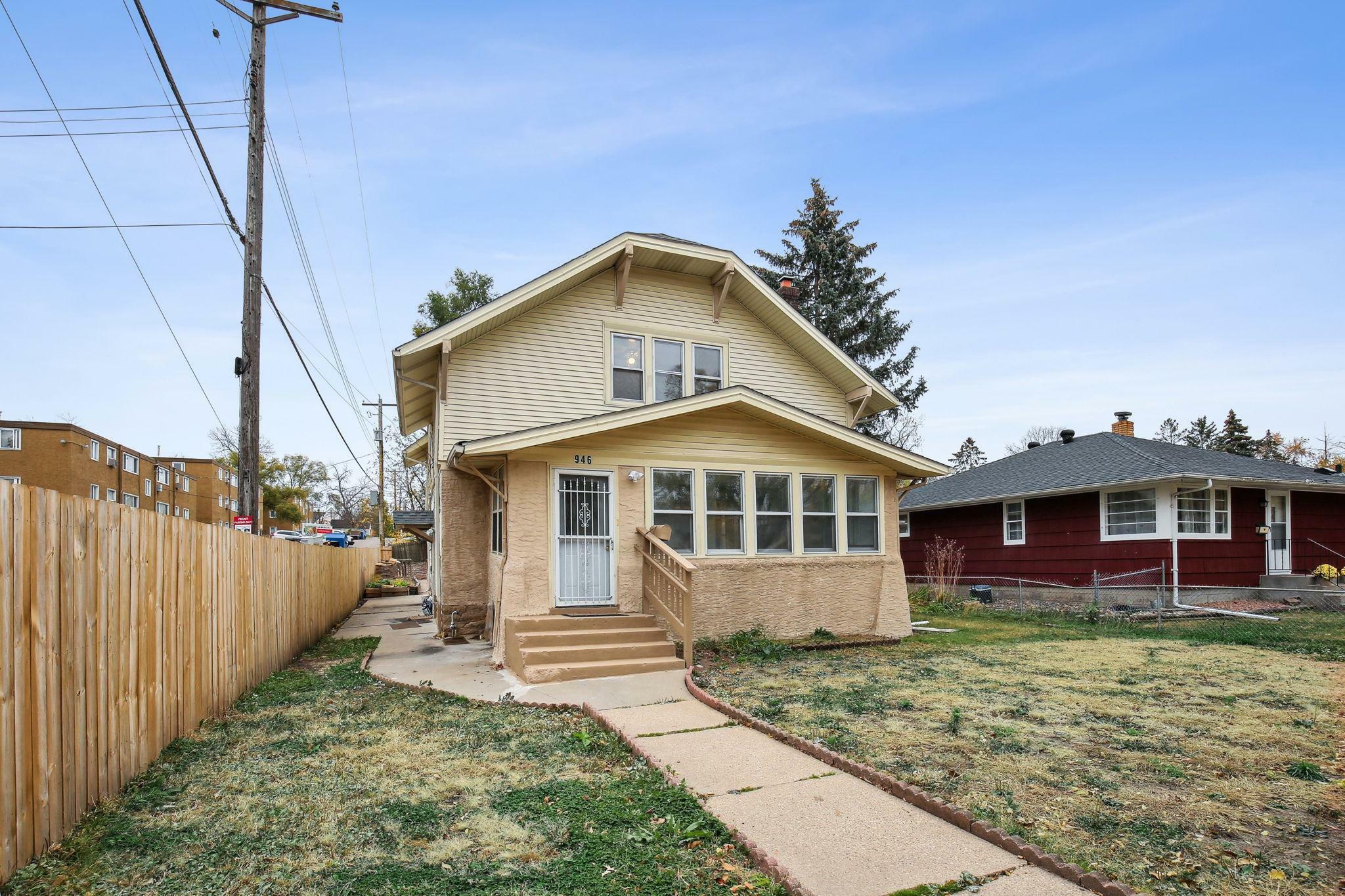 Property Photo:  946 Flandrau Street  MN 55106 