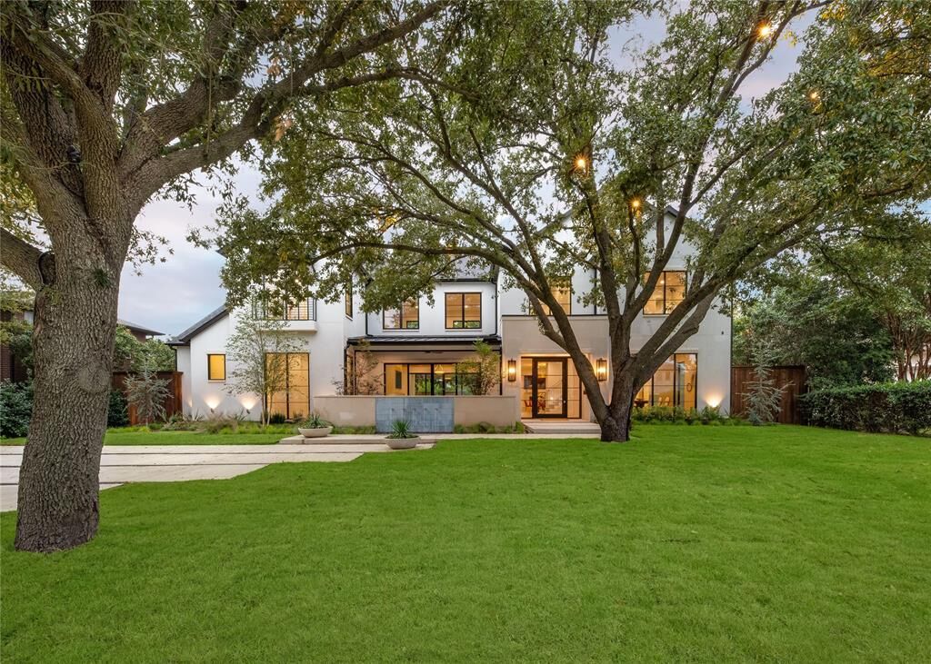 Property Photo: 5941 Meaders Lane TX 75230