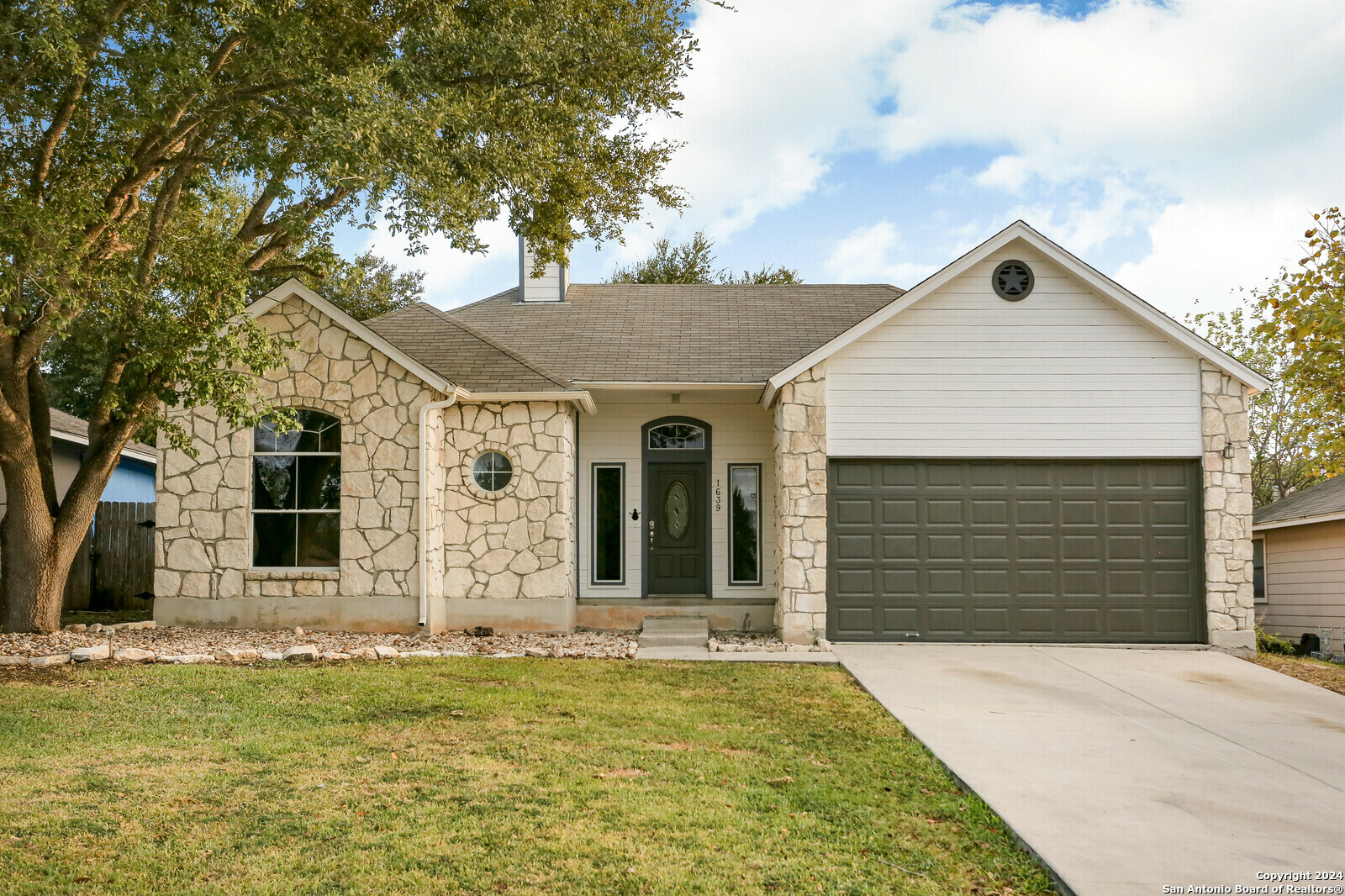 Property Photo:  1639 Sunshine Peak  TX 78130 