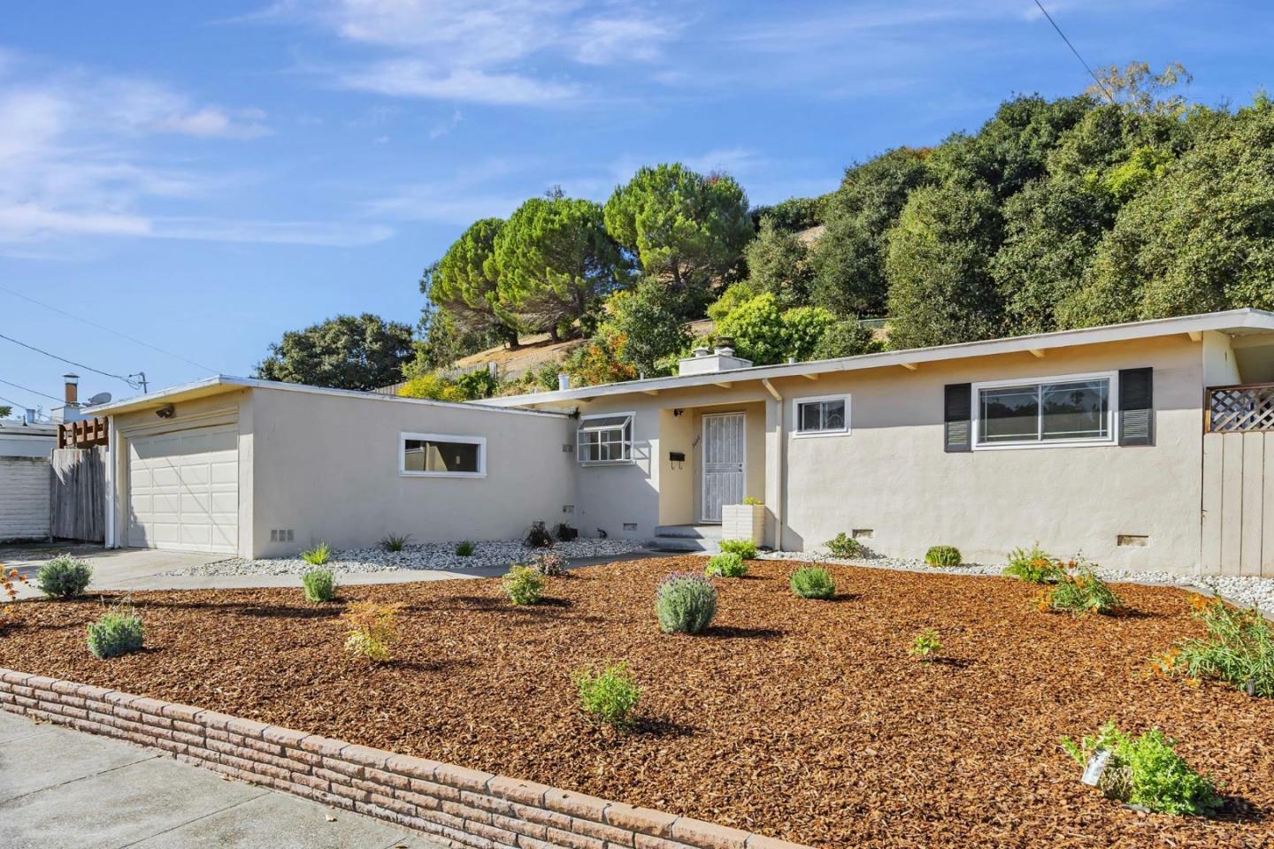 Property Photo:  1006 Meadow Avenue  CA 94564 