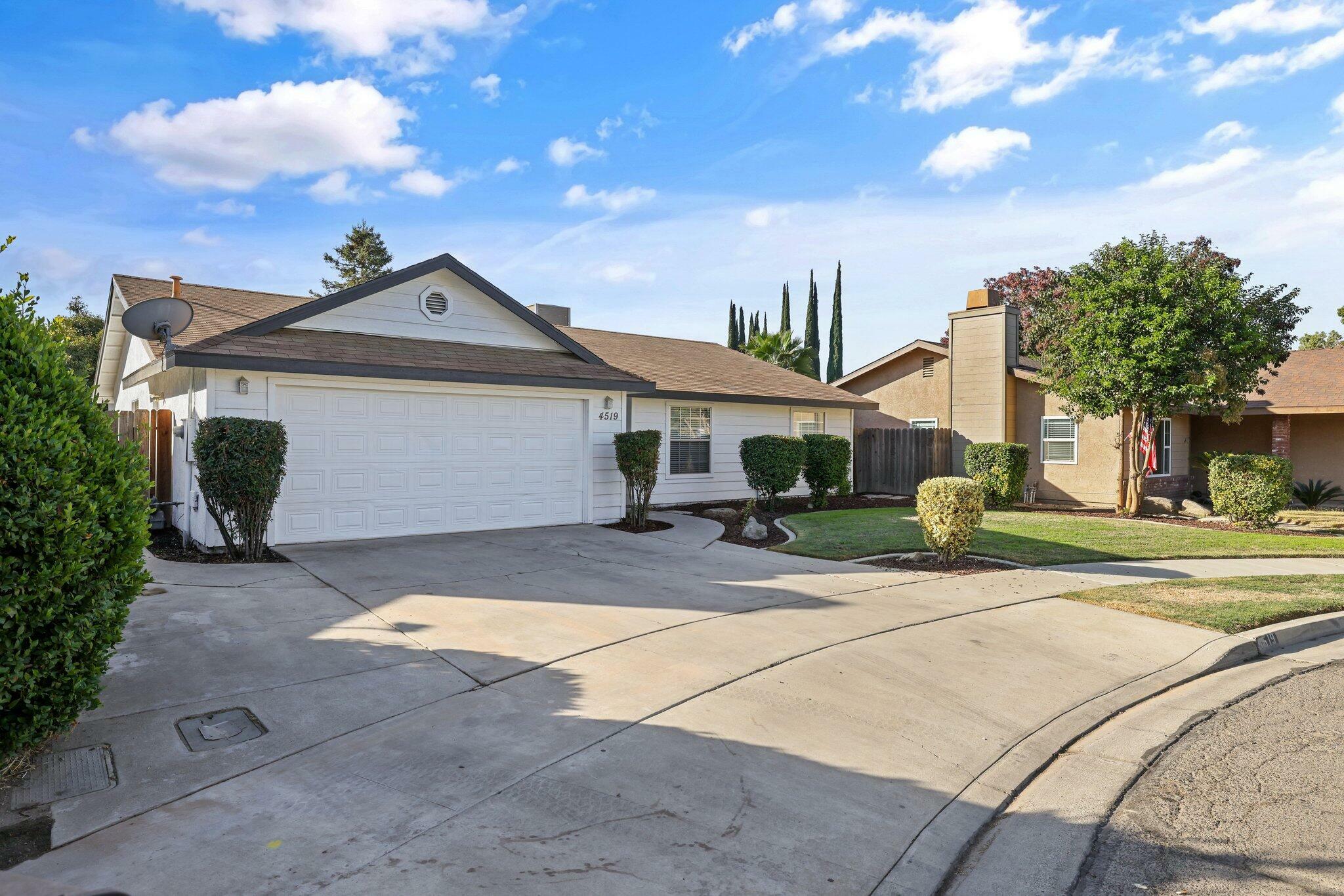 Property Photo:  4519 W Feemster Avenue  CA 93277 