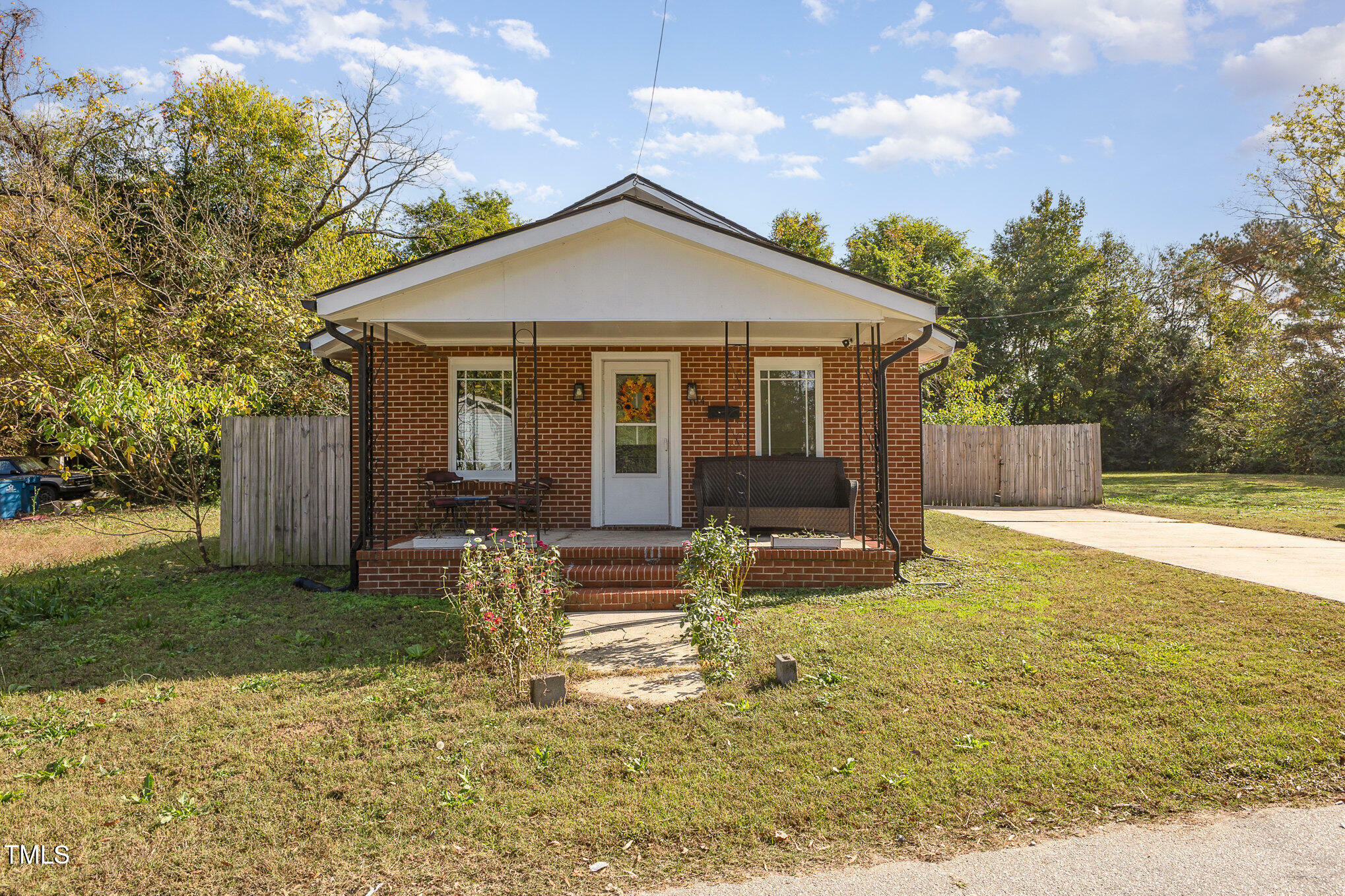 Property Photo:  104 N Jackson Street  NC 28334 