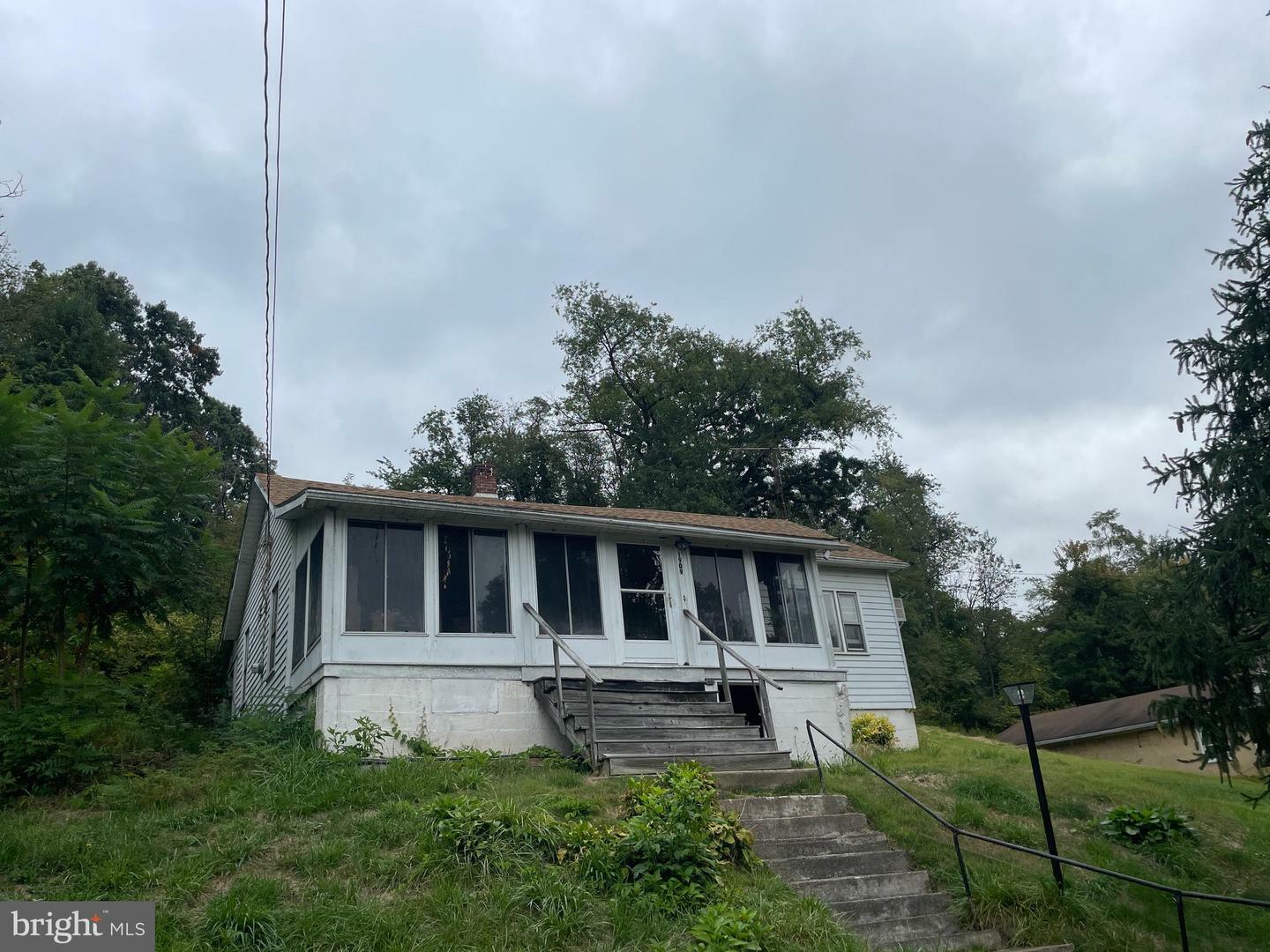 Property Photo:  1909 Old State Road  PA 17018 