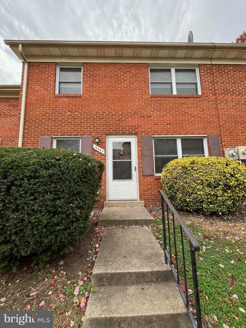 Property Photo: 9641 Hagel Circle VA 22079