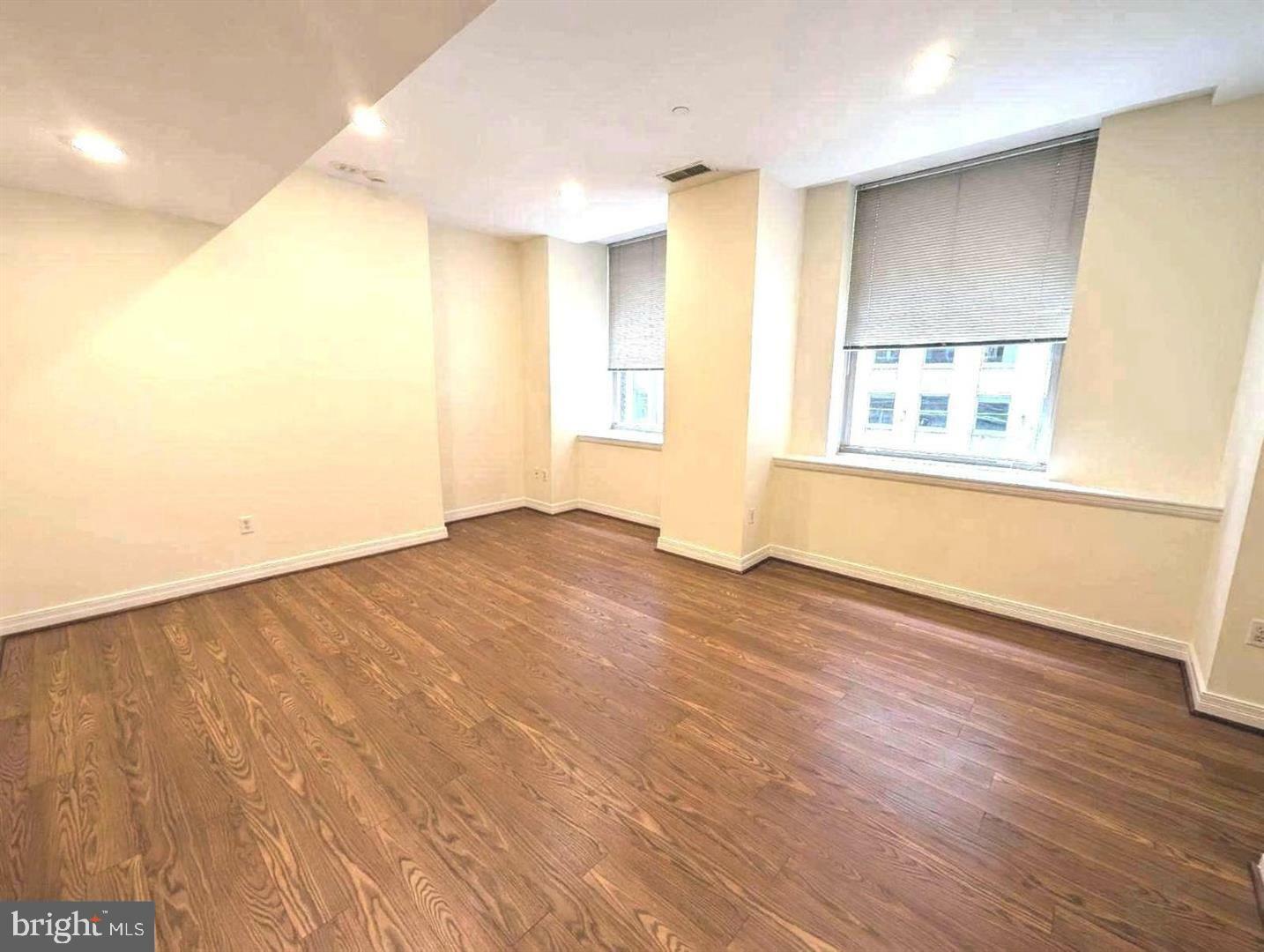 Property Photo:  1600 Arch Street 18 608  PA 19103 